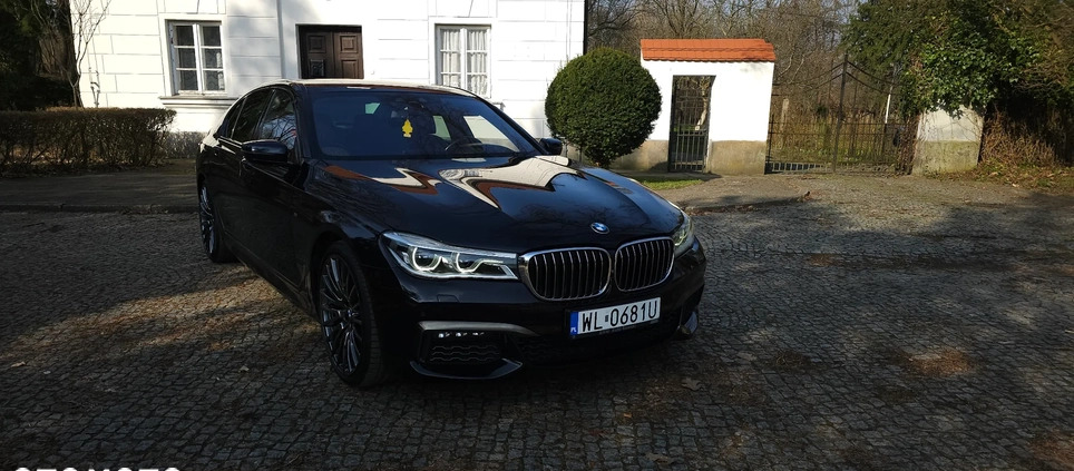 BMW Seria 7 cena 165000 przebieg: 260000, rok produkcji 2016 z Legionowo małe 497